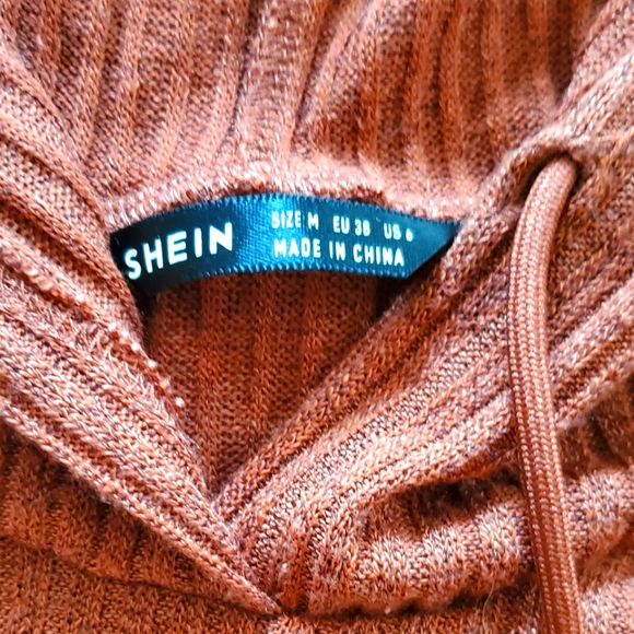 4/$25 SHEIN Burnt Orange Cropped Hoodie - Size M - Picture 3 of 3